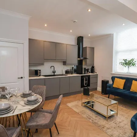 Apartment 205 The Salisbury