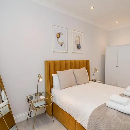 The Salisbury Sleeps 4 Classic Appartement